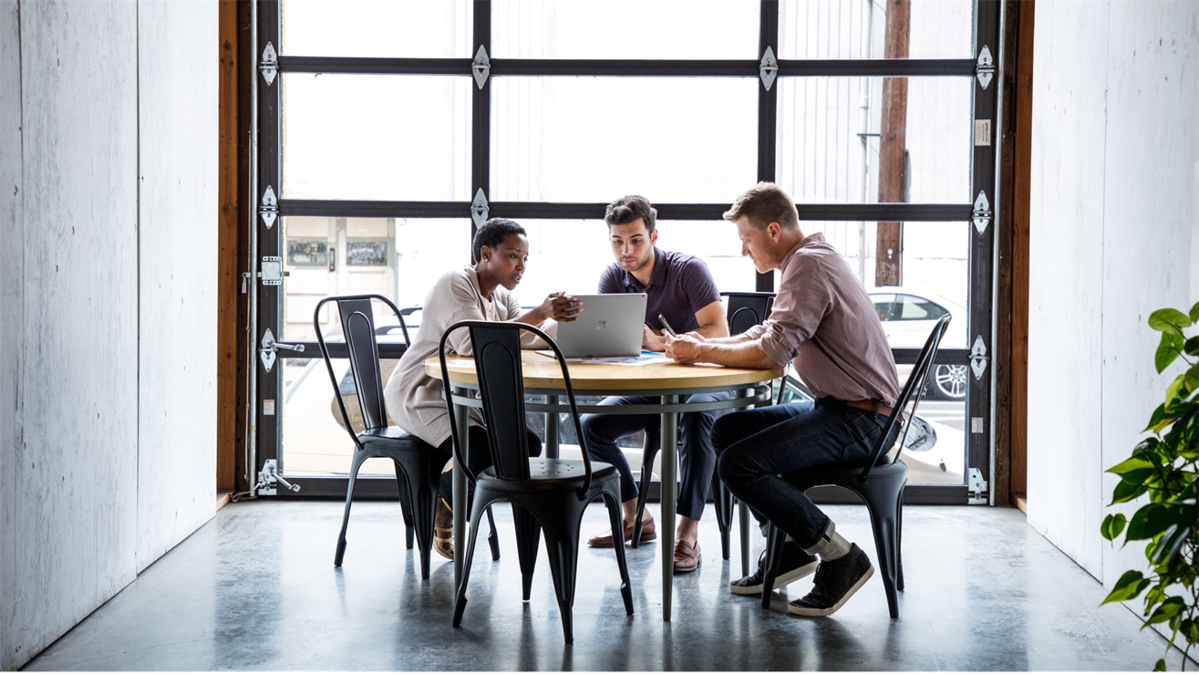 Sydney Opera House with Australian flag and cybersecurity icons