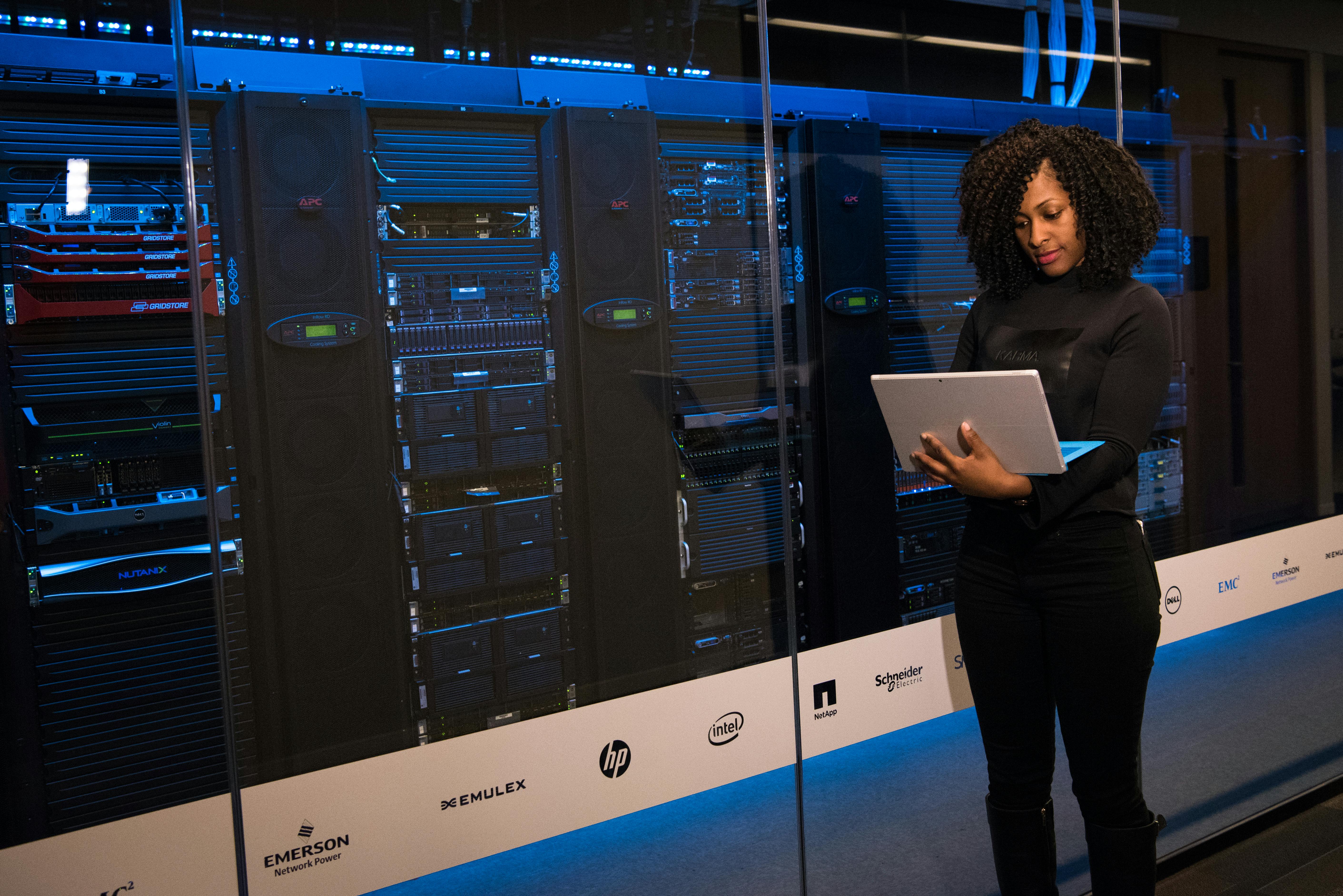 An expert managing servers